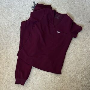 Figs burgundy Scrub Set
